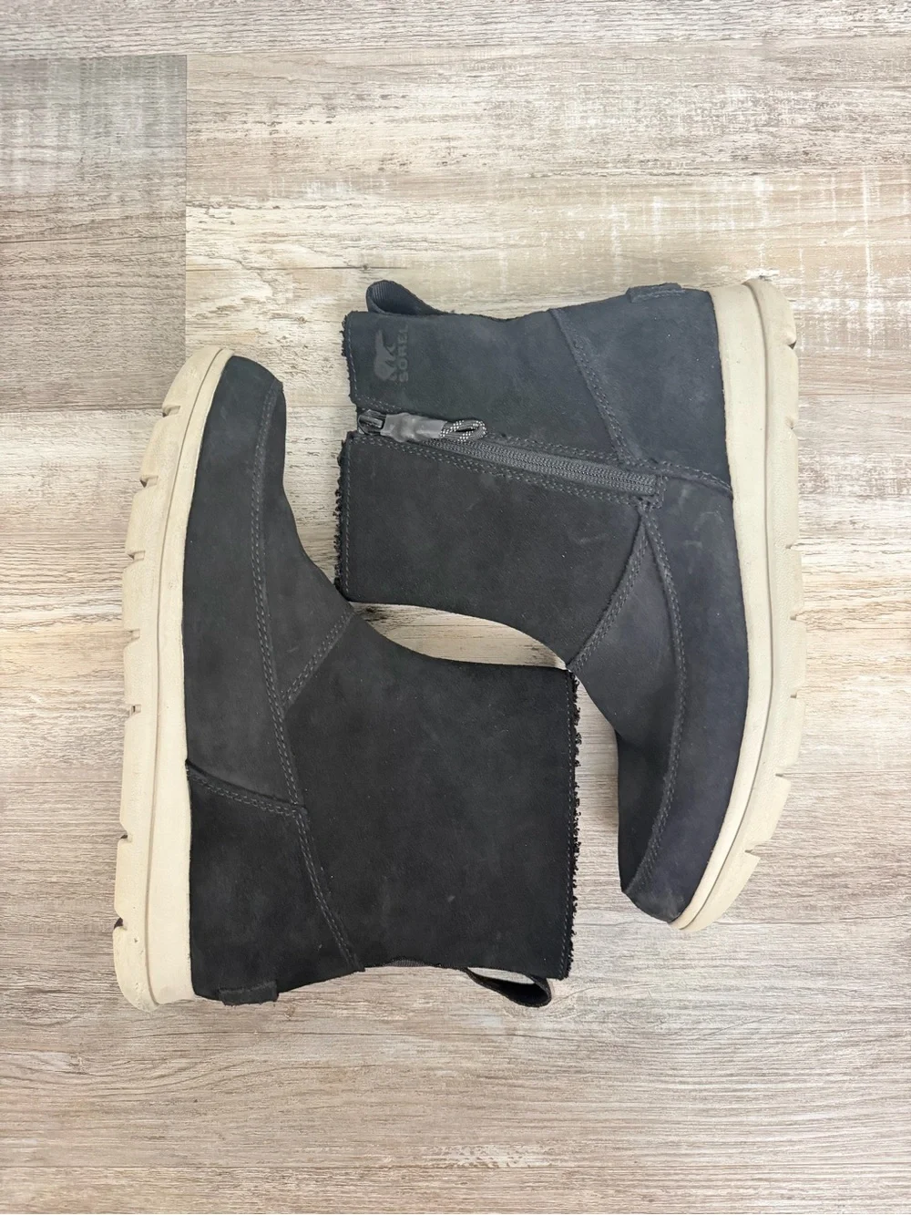 Sorel Explorer Zip Black Suede Women’s Boots, size 8